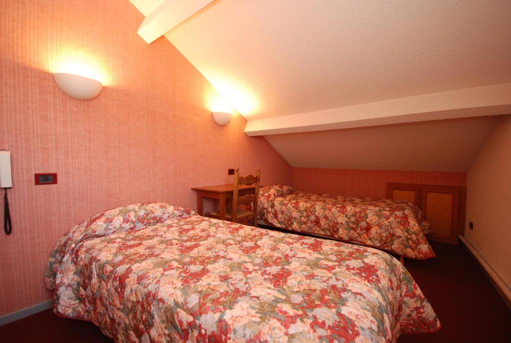 Auberge Du Rochasson Risoul Rom bilde